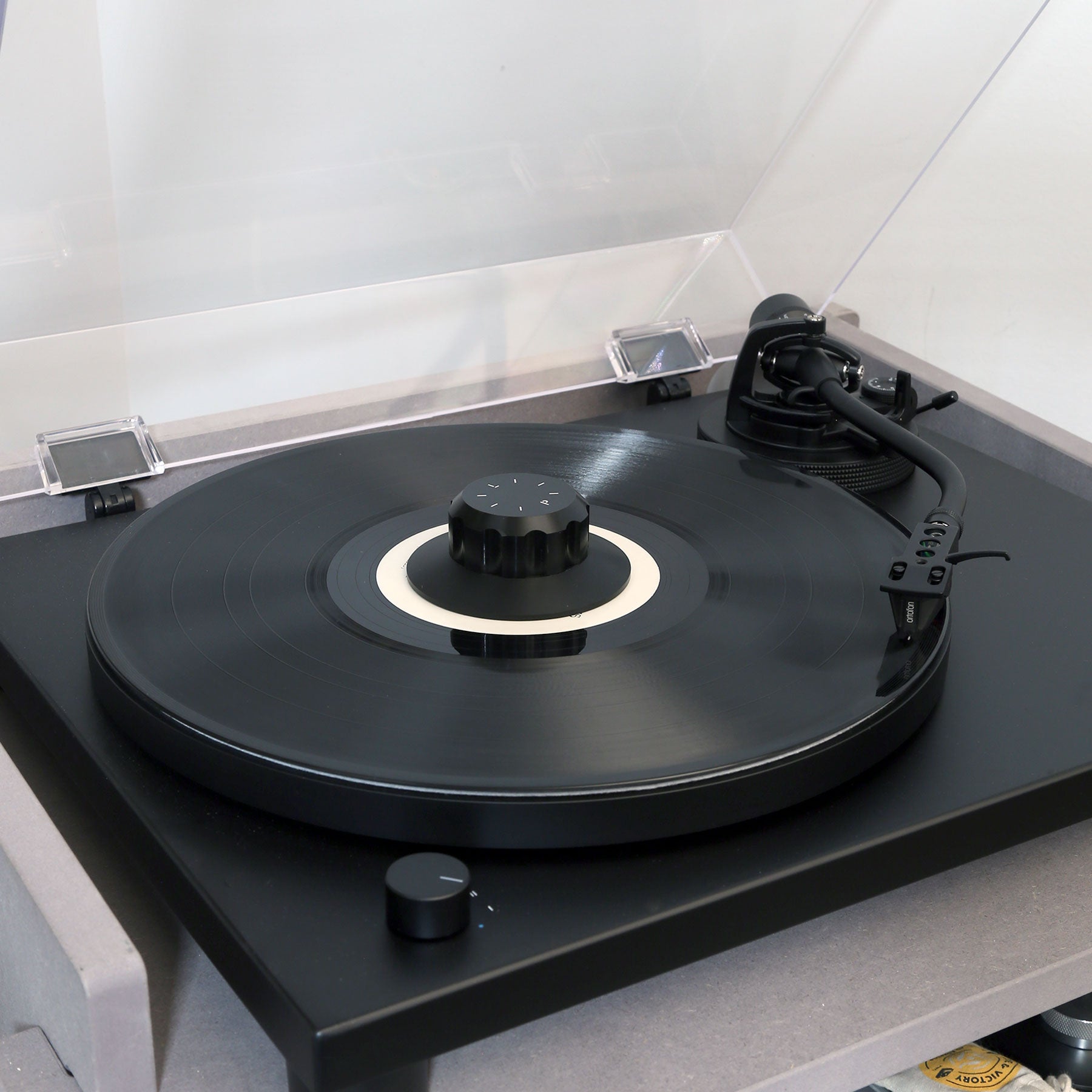 IsoAcoustics: Zazen I Turntable Isolation Platform - Line Phono Editio —